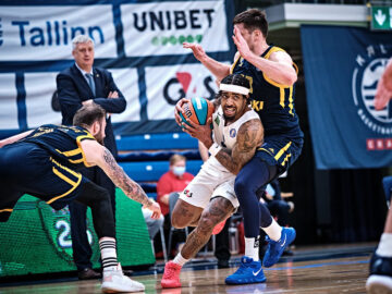 Marcus Keene (palliga) veab tänavu Kalev/Cramo rünnakuid väga korralikult. Foto: Hendrik Osula/VTB